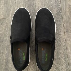 Bogs Women's Black Slip-On Sneakers